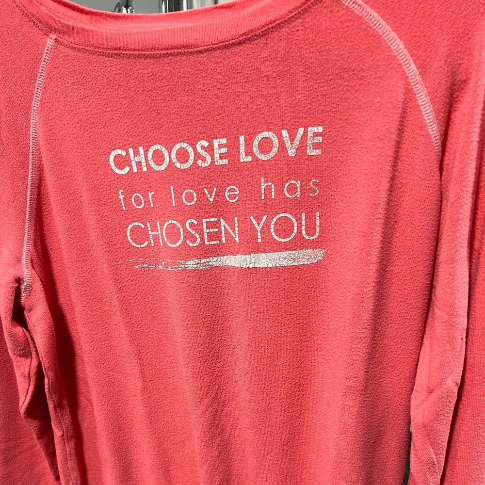 Peace love world Size xs/s “Choose love for love has chosen you”